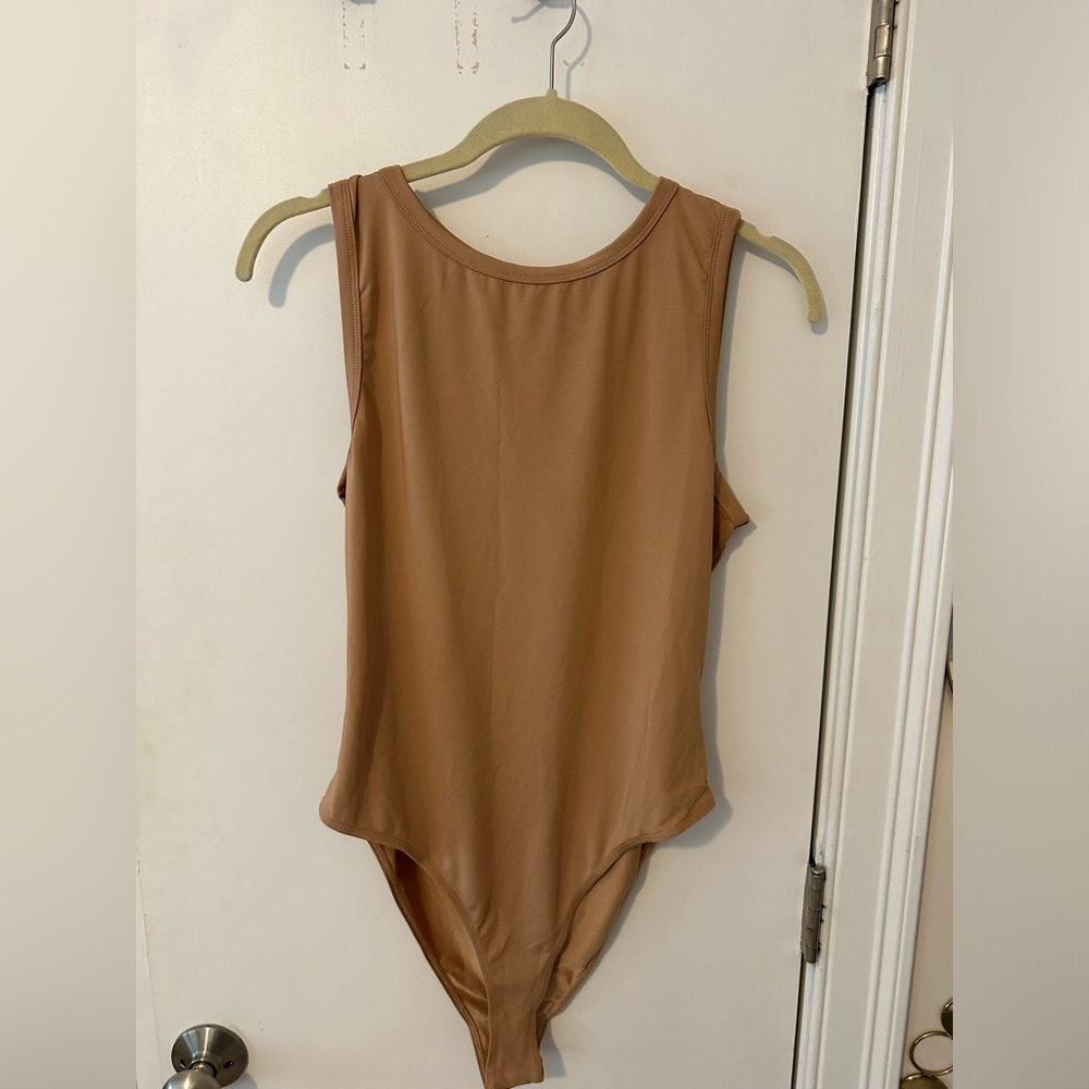 SHEIN EZwear Casual Women Slim Fit Crew Neck Camisole Bodysuit